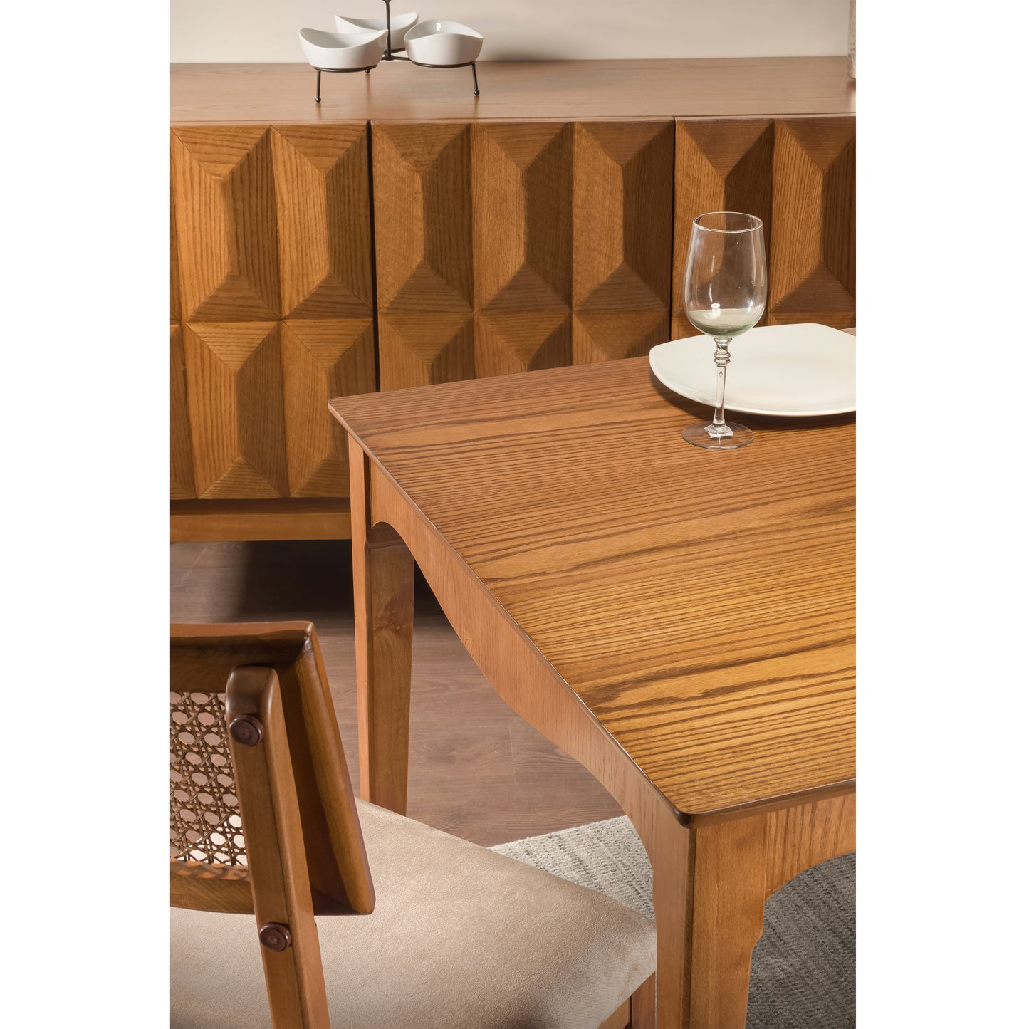 Larisa Dining Set